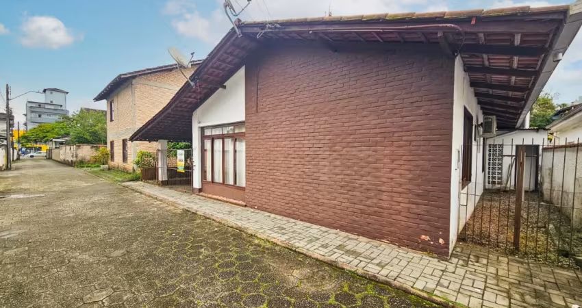 Casa à venda no Bucarein, Joinville 