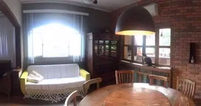 Casa à venda em Niterói, Icaraí, com 4 quartos, 219m²