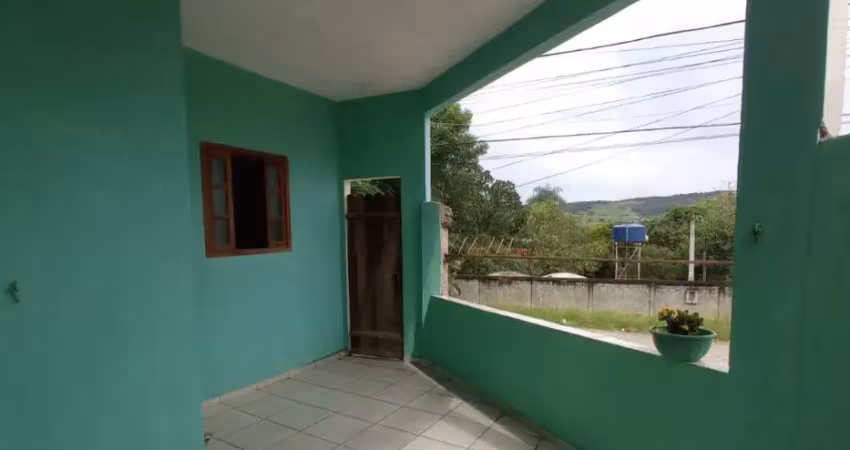 Ótima casa em guaratiba, a cinco minutos a pé do brt pingo d'àgua