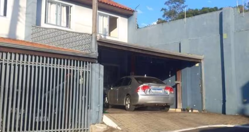 Sobrado para Venda em Curitiba, Xaxim, 3 dormitórios, 1 suíte, 3 banheiros, 3 vagas