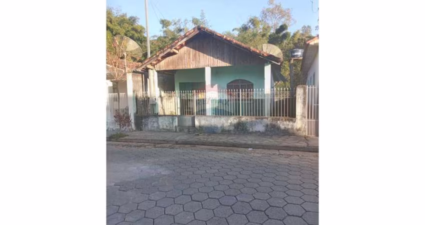 Casa  no Centro de Virgínia/ MG