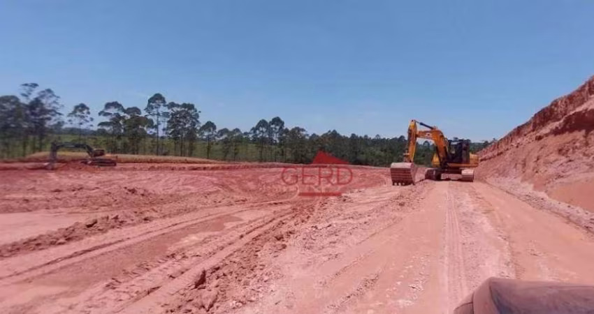 Terreno á Venda de 80.000m² - São Roque, SP - Localizado no km 47 da Raposo Tavares - Investimento Estratégico!