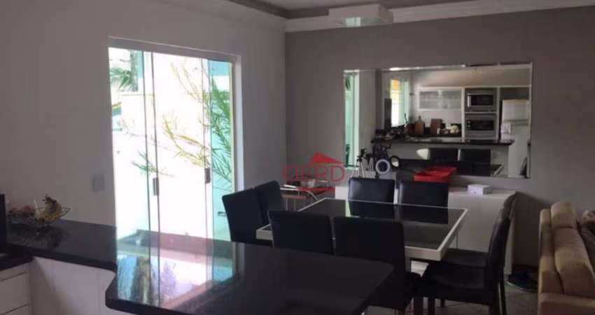 Casa com 3 dormitórios à venda, 220 m² por R$ 1.050.000,00 - Parque Nova Jandira - Jandira/SP