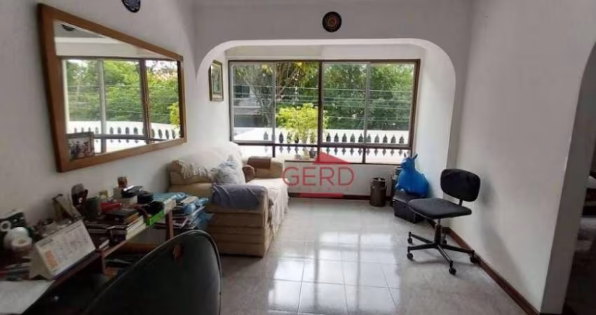 Espaço, Privacidade e Conforto: Casa à Venda com 4 Dormitórios no Parque Continental!