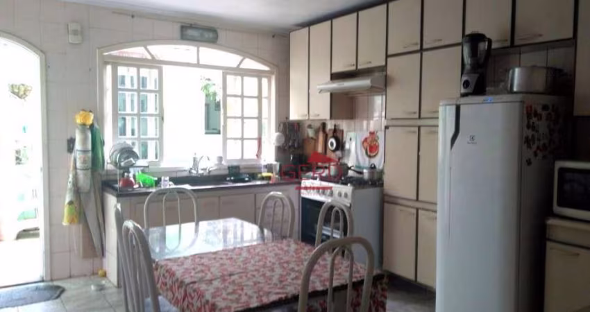 Sobrado com 3 dorms, 2 vagas cobertas e edícula - Osasco