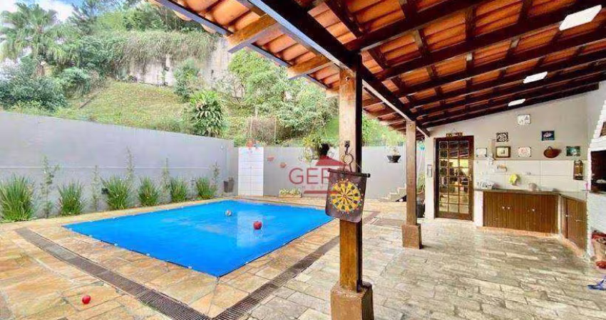 Casa em Condominio - 4 dorms (2 suítes), piscina, gourmet e jardim - Jandira/SP