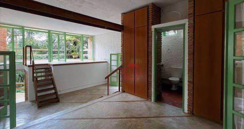 •	Viva na Floresta com Conforto e Design! Chácara Autoral com Loft, Estúdio e Lago