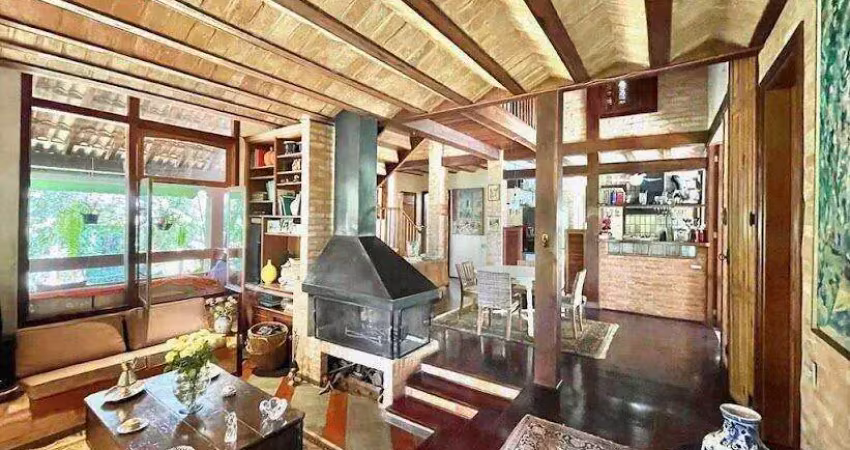 Imperdível! casa rústica-chic na fazendinha ? 3.316m² de natureza e charme!