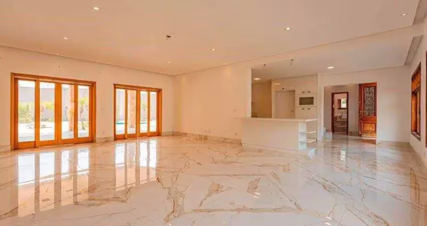 Casa reformada em condomínio fechado - 4 suítes, área de lazer completa, km 26 cotia - sp