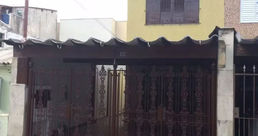 Sobrado com 3 dormitórios e armários embutido, 2 vagas e edícula