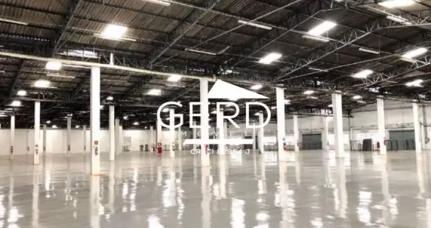 Galpão para locação com excelente infraestrutura, construído em terreno de 11.300 m², com área construída de 9.507 m² e pé-direito de 7 metros