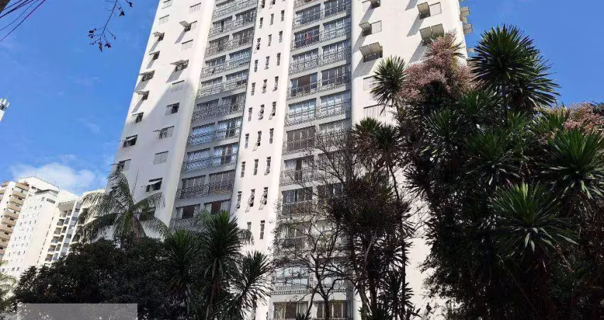 Apartamento com 3 quartos para alugar na Avenida Lavandisca, Moema, São Paulo
