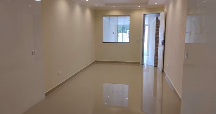 Excelente casa com 2 quartos no Afonso Pena.