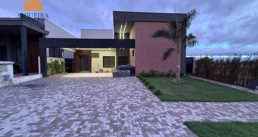 Cond. Alphaville Castelo -Casa com 4 dormitórios à venda, 237 m² por R$ 2.500.000