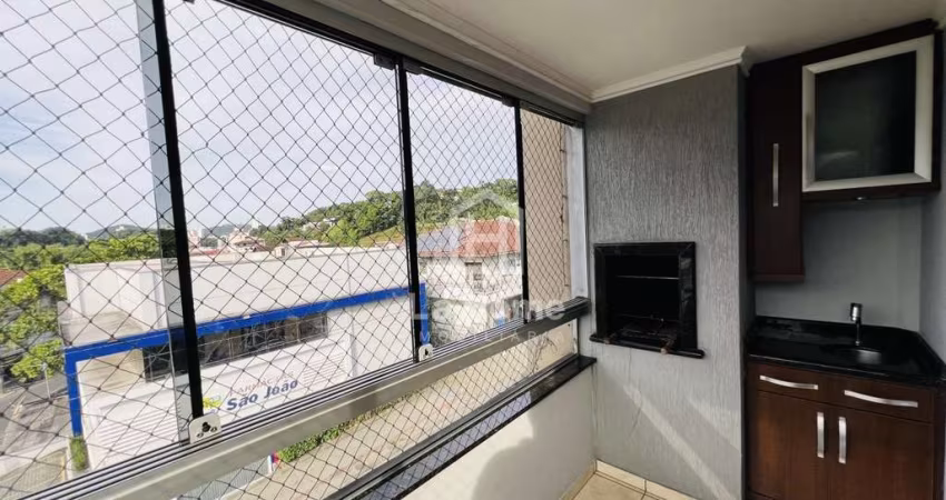 Apartamento com 3 quartos para alugar em Água Verde, Blumenau 