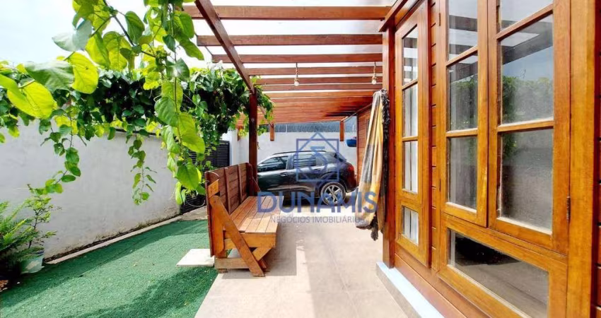 Casa luxuosa com localização privilegiada à venda no Jardim Guaiuba