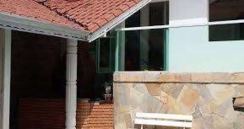 Sobradão com piscina na V. Floresta! 5 dorms, 4 vagas!
