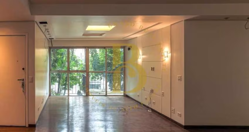 Apartamento com linda vista, localizado em Moema