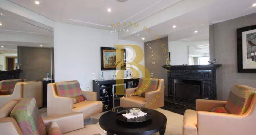 Apartamento amplo e iluminado em Moema.