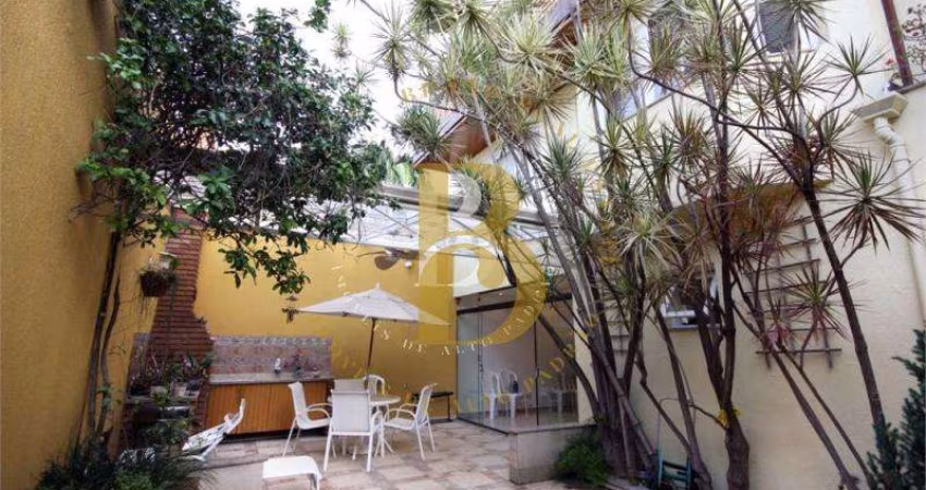 Casa de condomínio em excelente localização no Alto da Boa Vista.