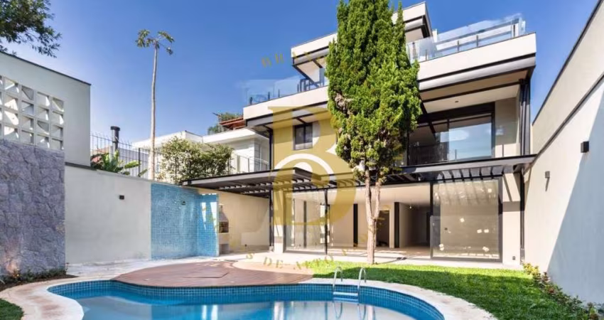 Casa com 780 m², 4 quartos sendo 4 suítes à venda no bairro Jardim Paulista.