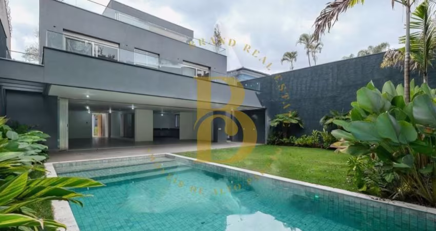 Casa com 740 m², 4 quartos sendo 4 suítes à venda no bairro Jardim Paulista.