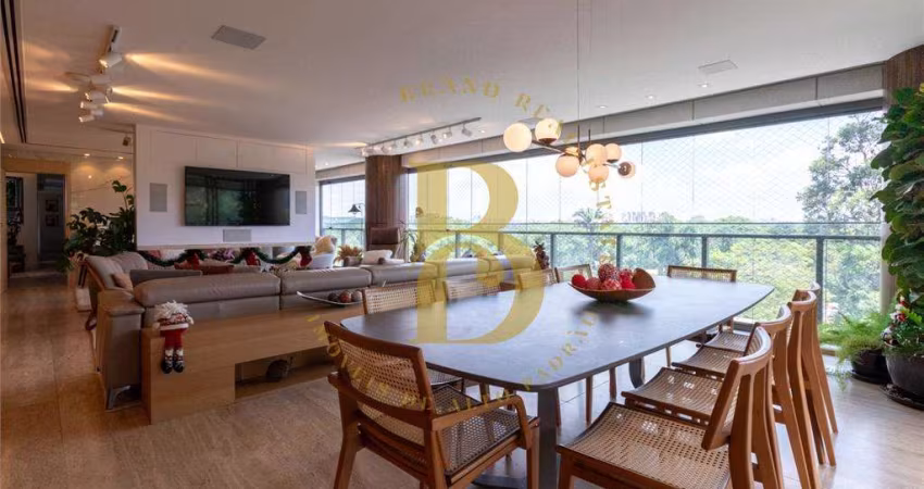 Apartamento com 285 m², 4 quartos sendo 4 suítes à venda no bairro Pinheiros.