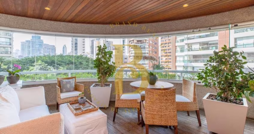 Apartamento com 243 m², 3 quartos sendo 3 suítes à venda no bairro Moema.