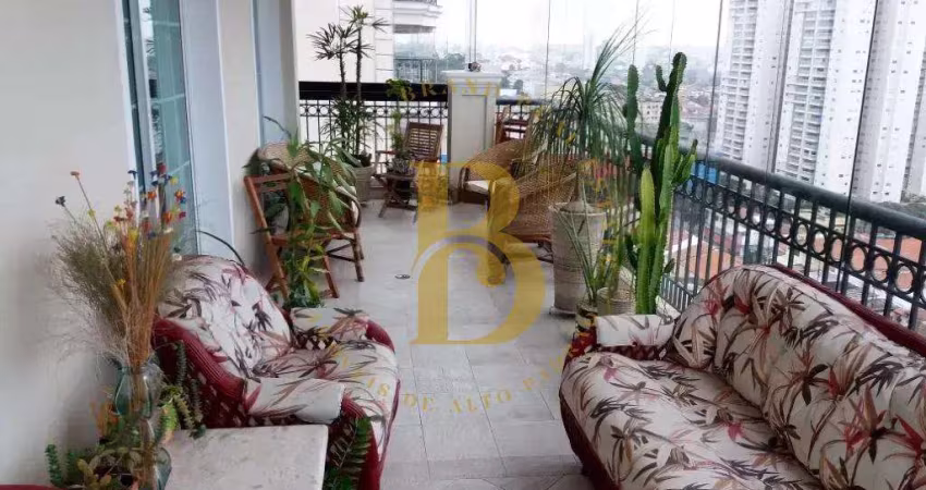 Apartamento com 220 m², 4 quartos sendo 3 suítes à venda no bairro Campo Belo.