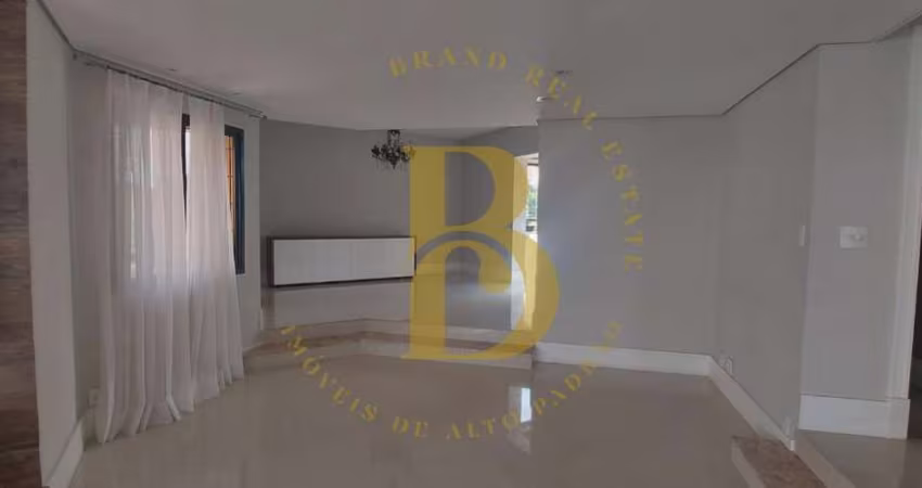 Lindo apartamento reformado com 240 m², 4 quartos sendo 3 suítes à venda no bairro Campo Belo.