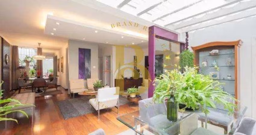 Casa com 320 m², 3 quartos sendo 2 suítes à venda no bairro Morumbi.