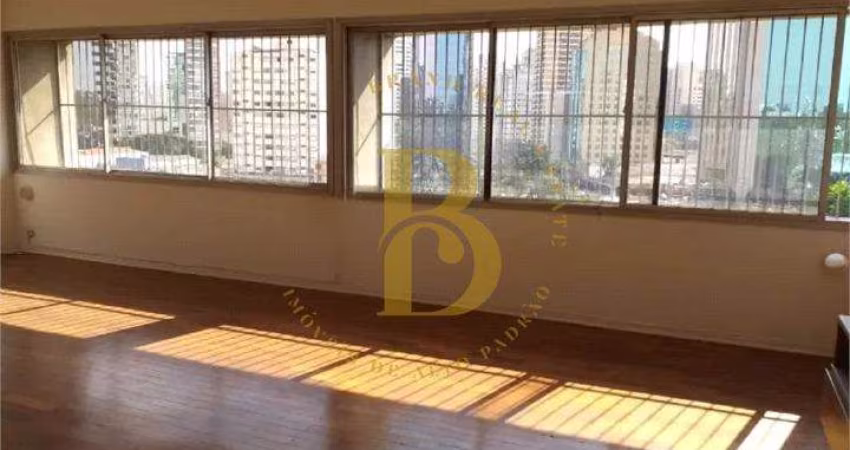Apartamento com 145 m², 3 quartos sendo 1 suíte à venda no bairro Vila Nova Conceição.
