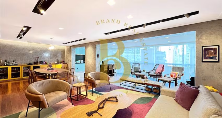Apartamento com 226 m², 3 quartos sendo 3 suítes à venda no bairro Vila Nova Conceição.