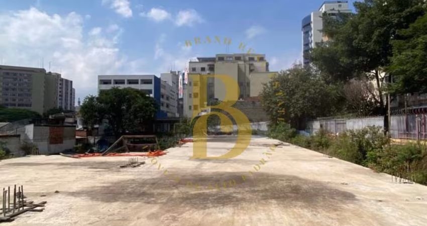 Terreno com 2354.0 m², à venda no bairro Santa Cecília.