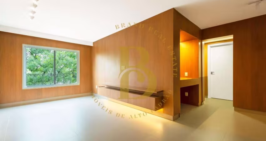 Apartamento reformado de 80 m² privativos, 2 suítes à venda na Vila Nova Conceição.