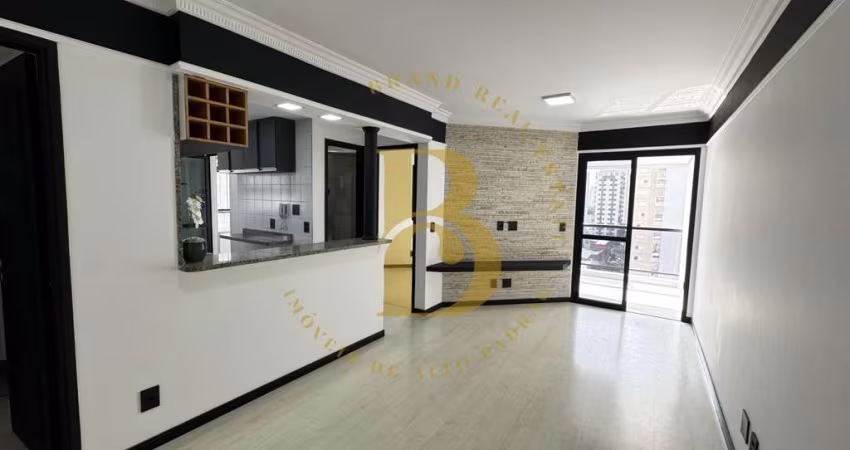 Apartamento em andar alto, localizado em Moema.