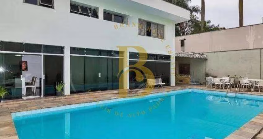 Casa com 447 m², 3 quartos sendo 3 suítes à venda no bairro Alto de Pinheiros.