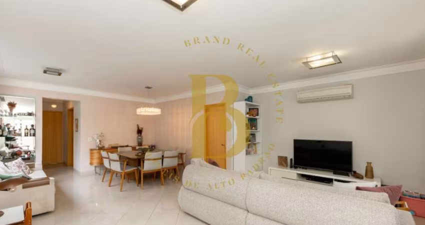 Apartamento com 126 m² e 2 dormitórios, no miolo da Vila Clementino, próximo a duas estações de Metrô.