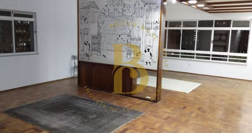 Apartamento com 292 m², 4 quartos sendo 1 suíte à venda no bairro Bela Vista.