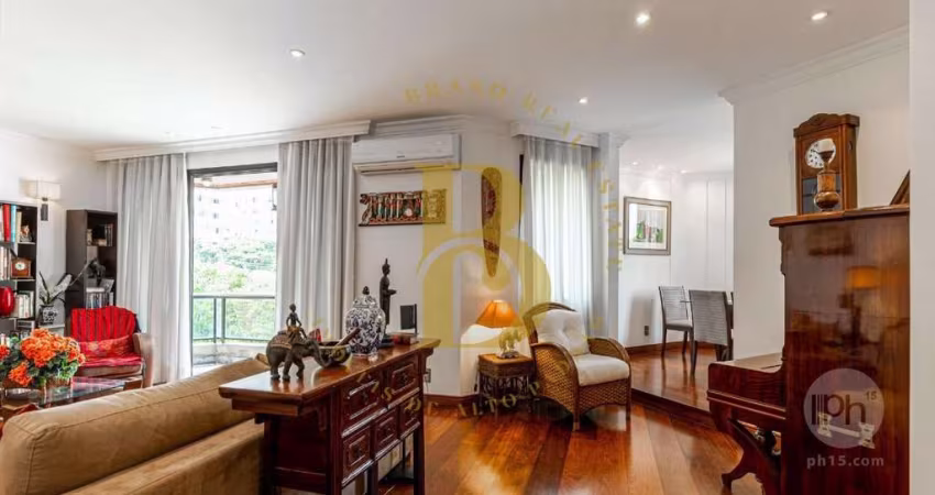 Apartamento com 200 m², 4 quartos sendo 3 suítes à venda no bairro Moema Pássaros.