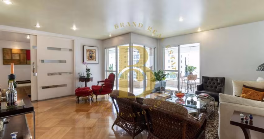 Apartamento á venda de 195m², 03 suítes e 03 vagas em Moema.