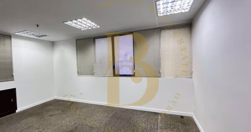 Sala comercial para alugar na Rua Vieira de Morais, 420, Campo Belo, São Paulo