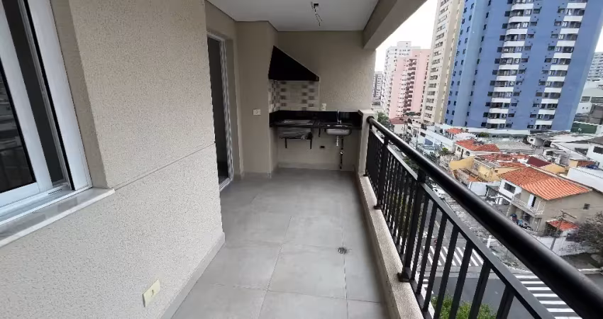 Apartamento com 2 dormitórios, suíte, vagas de garagem e depósito privativo.
