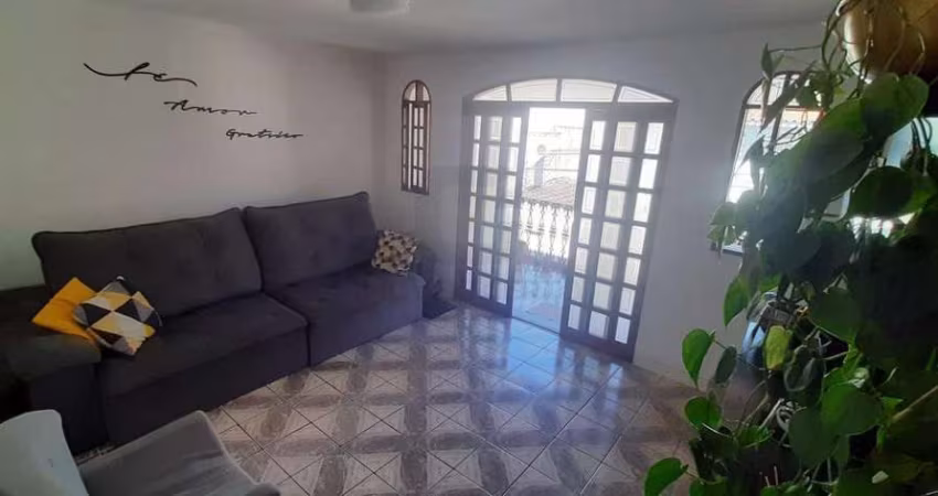 Casa 2 dormitórios 2 Vagas próximo ao Atacadão Vila Yolanda