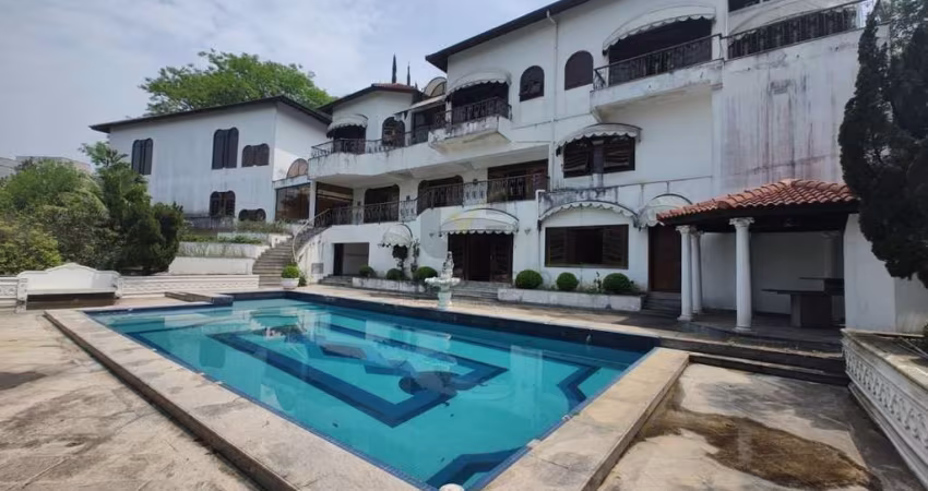Casa no Residencial Tamboré 1 a venda com 5 Suítes