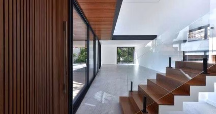 Casa com assinatura premiada, em Tamboré 10, 4 suítes