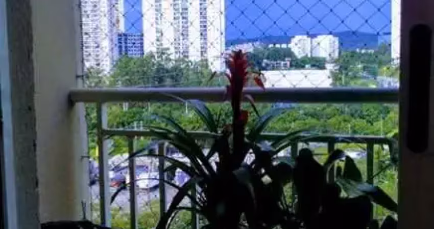 Em andar alto, alphaview com 3 quartos e vista bonita e cozinha americana