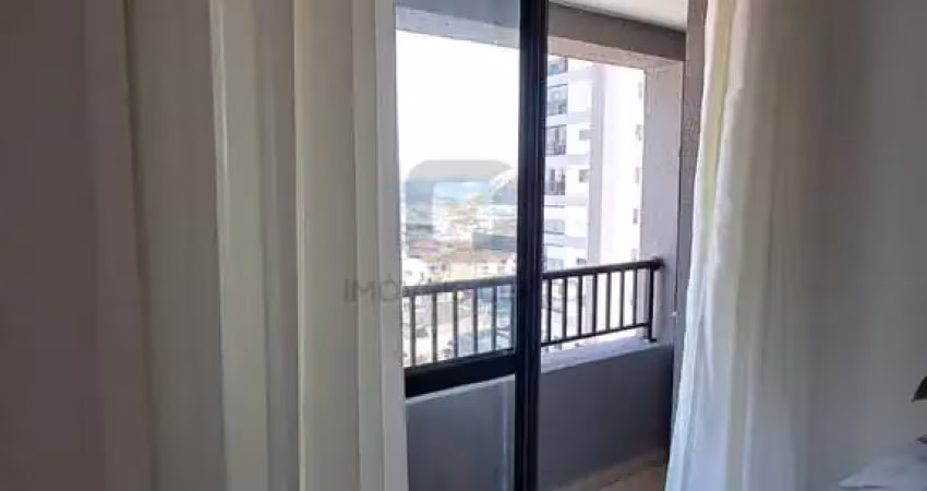 A pé da estação, em andar médio, armários na cozinha e reformado - sanazar altino