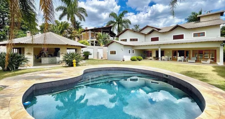 Casa em Cotia - Condomínio São Paulo II - 5 suítes, 70% MOBILIADA, lareiras, piscina, gourmet!