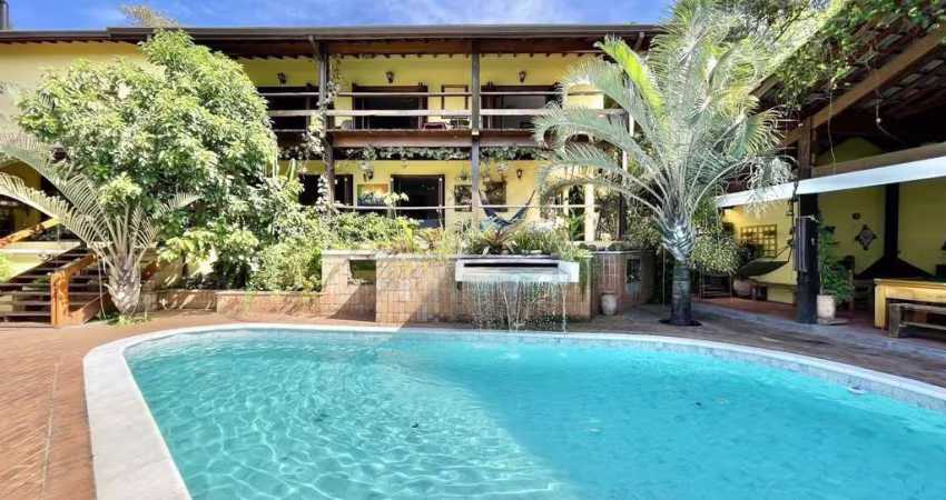 Condomínio Palos Verdes - Maravilhosa! AT: 1.923m², 7 dormitórios / 5 suítes, piscina